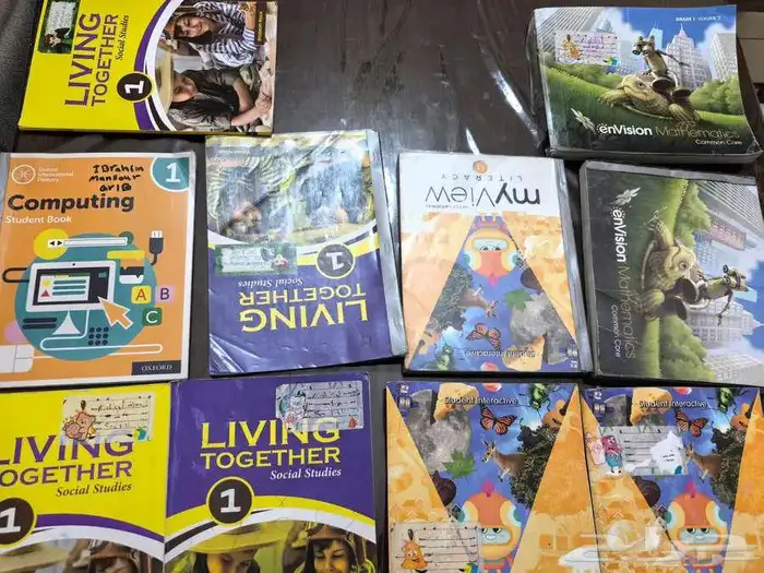 كتب مدارس عالمية. أول ابتدائي مجانا 0