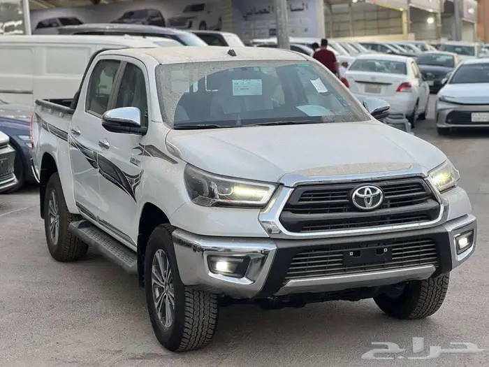 هايلوكس غمارتين S-GLX 4 4 اوتوماتيك بنزين 2025 1