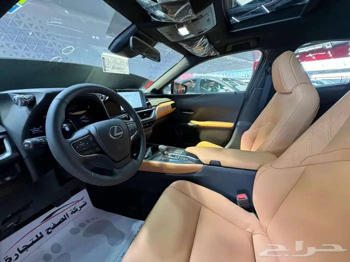 لكزس UX300 AH 2024 وارد عبداللطيف جديد 11