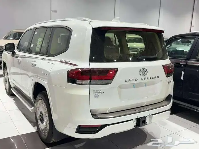 جي اكس ار L4 بريمي بنزين 2025 اللون ابيض ابواب شفط 4