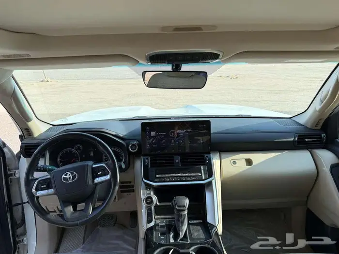 تويوتا لاندكروزر GXR L3 موديل 2023 ممشى 64500 سعودي 11