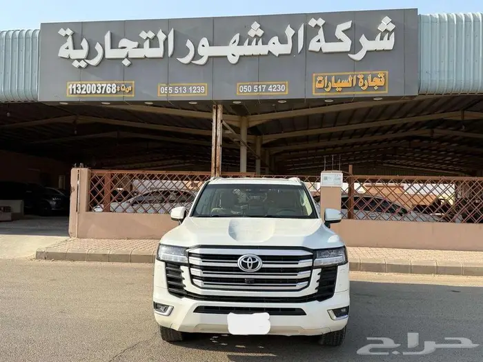 تويوتا لاندكروزر GXR L3 موديل 2023 ممشى 64500 سعودي 0
