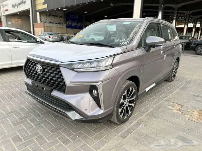 تويوتا فيلوز GLX موديل 2025 1