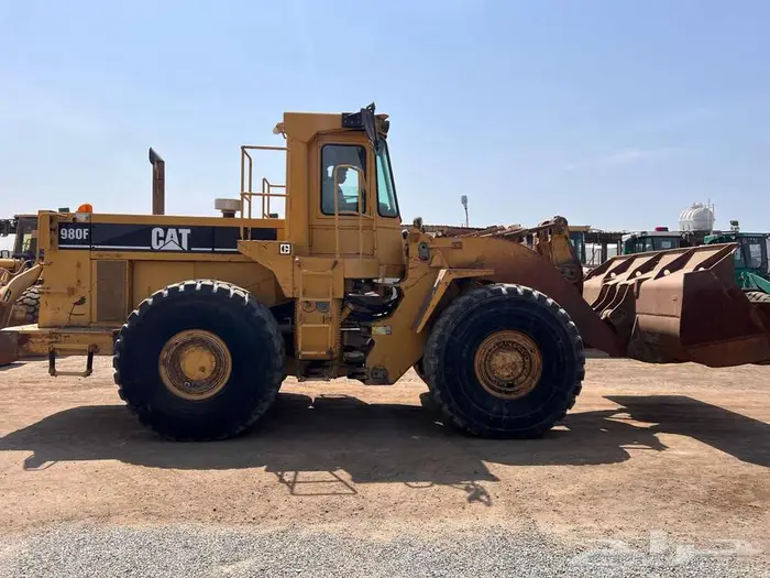 شيول كتربلر 980F موديل 1992 قير عادى معرض رواد المعدات 6