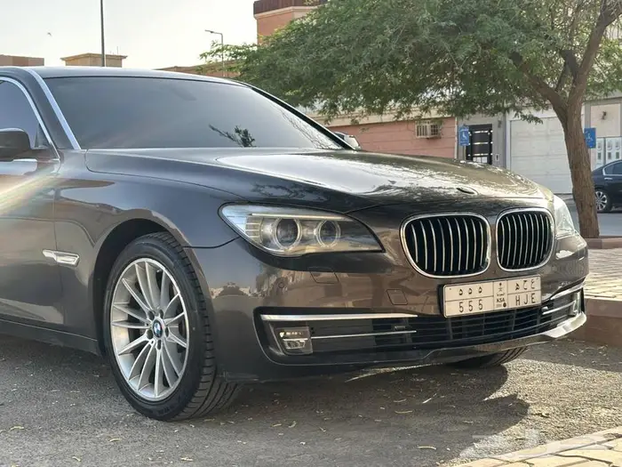 BMW 730 Li قمه بالنظافه 13