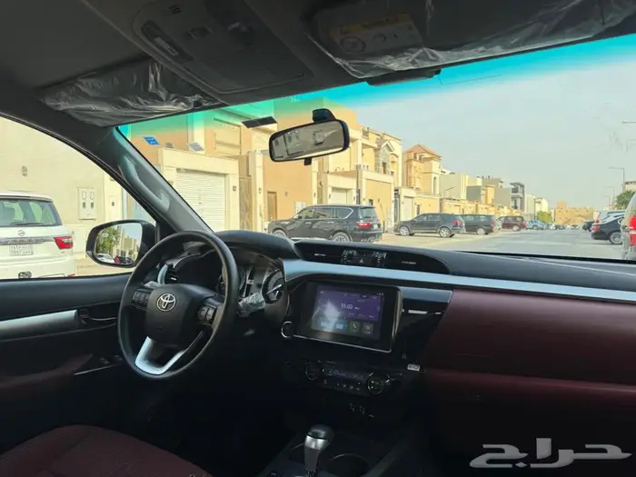 هايلكس 2024 م بنزين دبل فل كامل تماتيك سعودي عداد 29 الف كلم 11