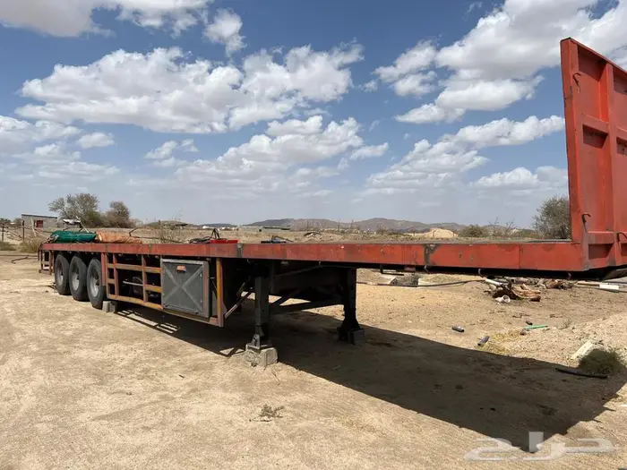 للايجار تريله بالسواق عليها سطحه 13.60 0