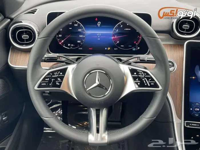 2024 مرسيدس C300 8