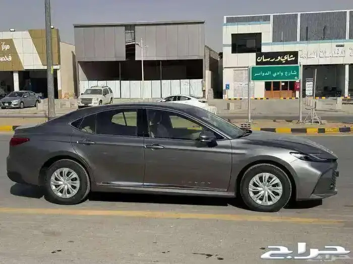 كامري 2025 استاندر الساير تيتانيوم 4