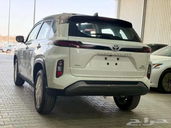 تويوتا اوربان كروزر GLX فل كامل 2025 3