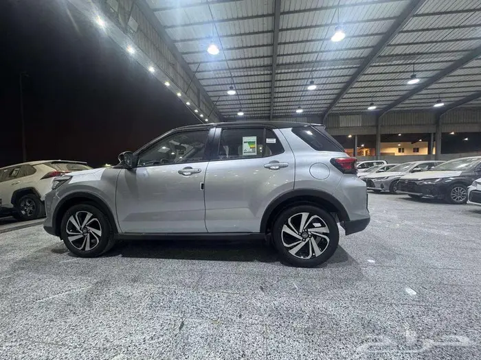 تويوتا رايز ليمتد 1000 cc تربو فضى اسود موديل 2026 5