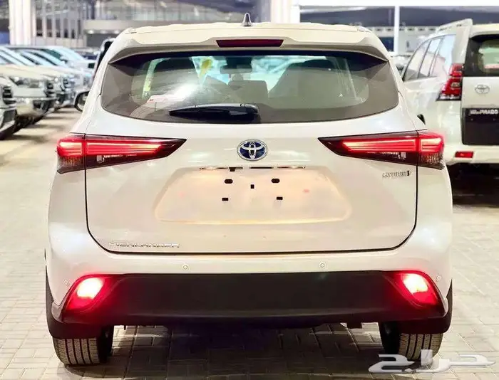 تويوتا هايلندر استاندر ونص فل GLE موديل 2025 7
