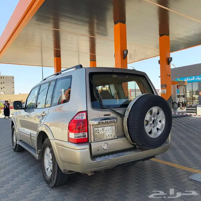 جيب ميتسوبيشي باجيرو 2083 9