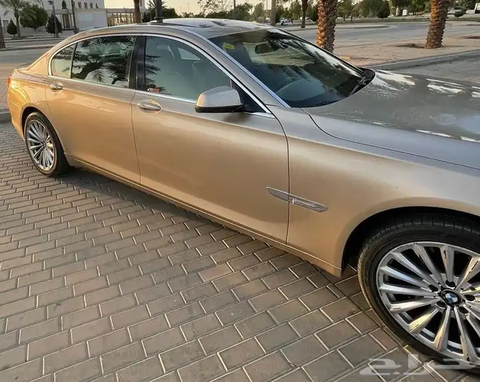 بي ام دبليو 730 8