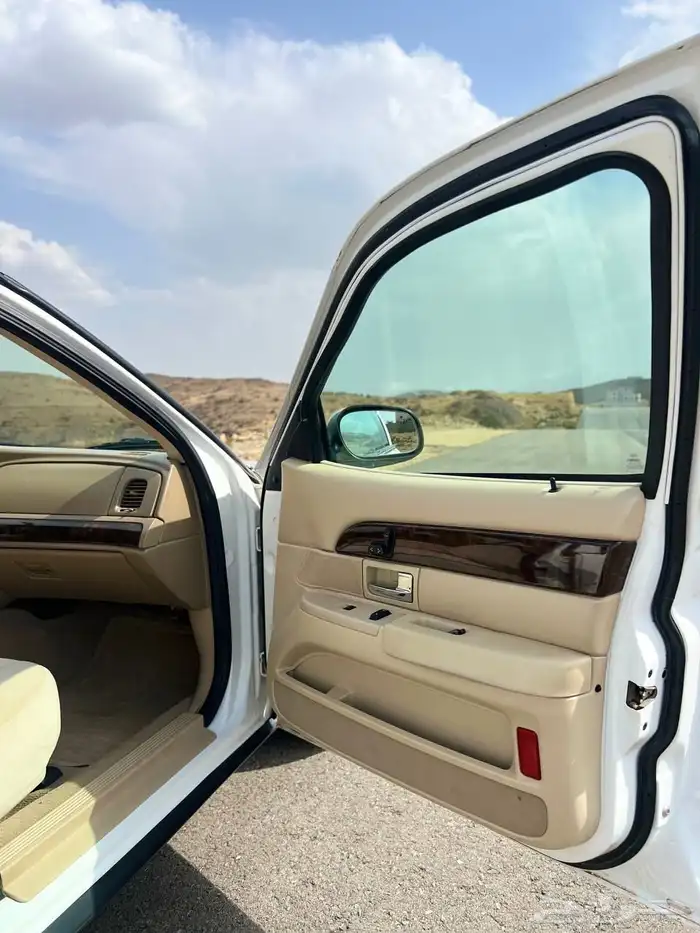 فورد جراند ماركيز GS ابيض قمه في النظافه 23