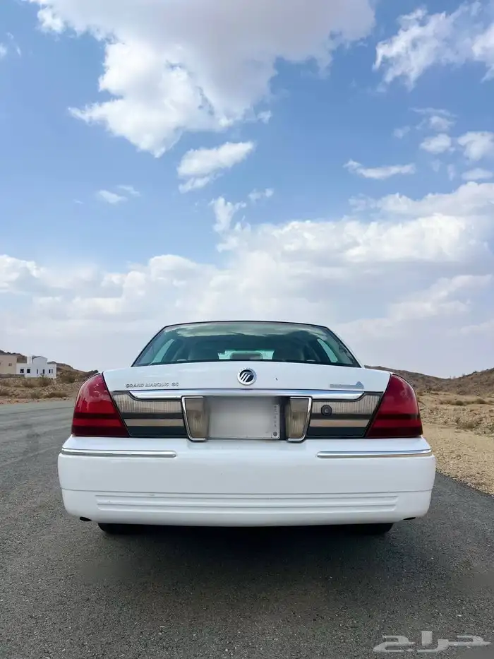 فورد جراند ماركيز GS ابيض قمه في النظافه 1