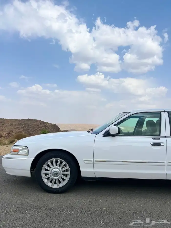 فورد جراند ماركيز GS ابيض قمه في النظافه 7