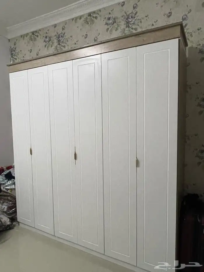 للبيع اغرض اثاث 0