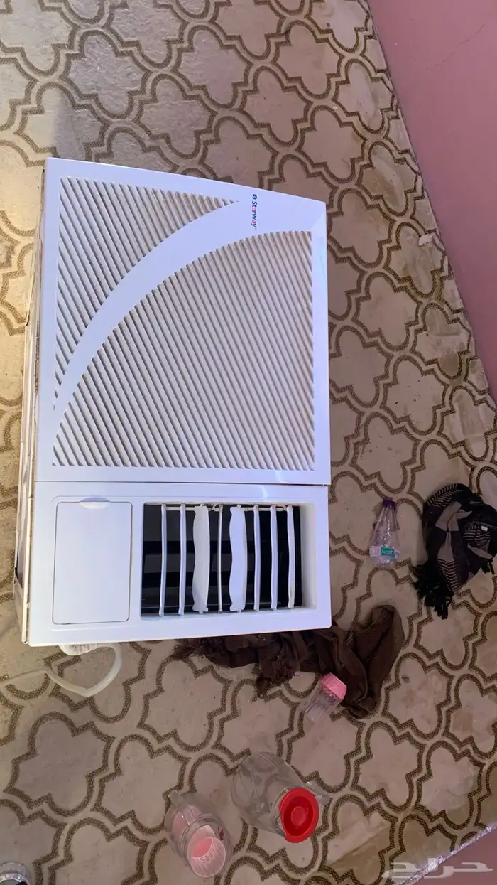 ثلاث مكيفات شباك كلها 24 0