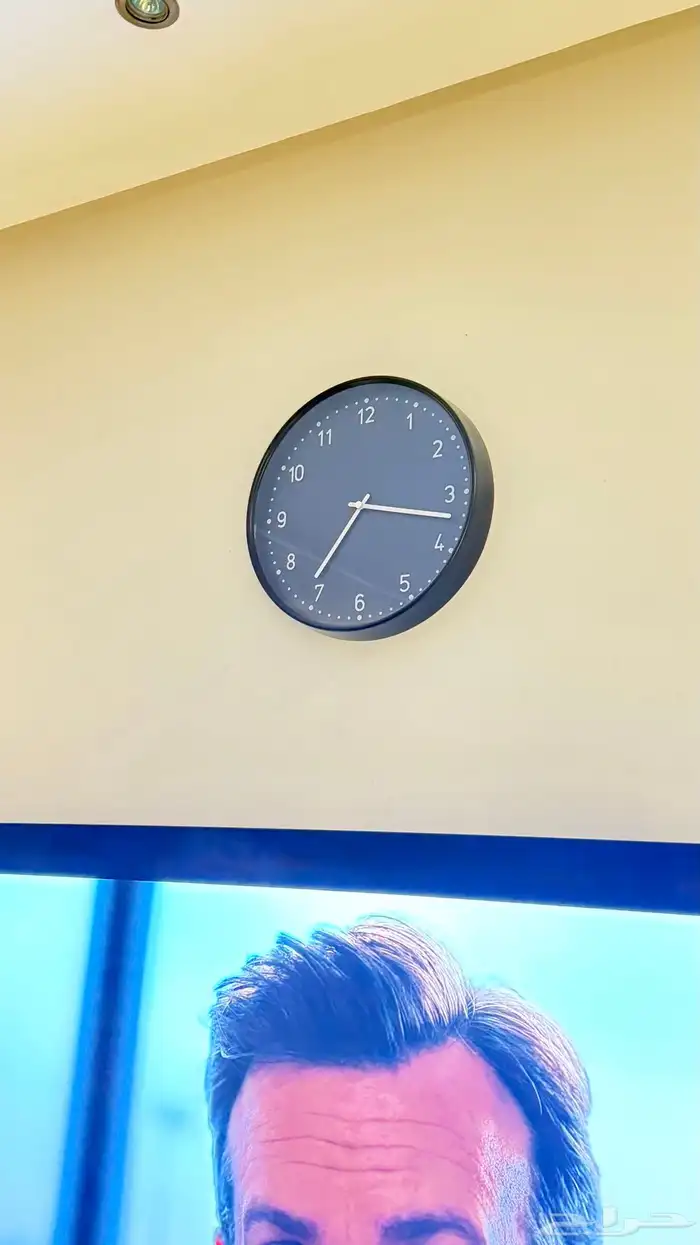 للبيع ساعة حائط أنيقة 0