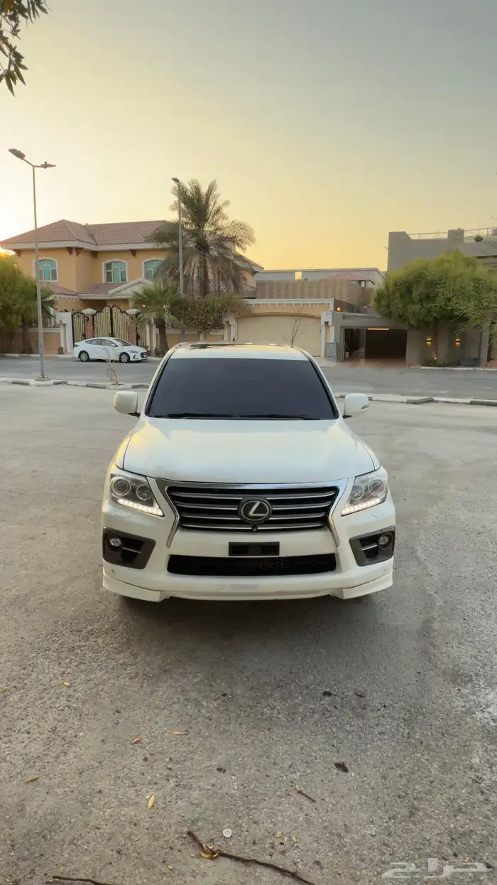 جيب لكزس LX570 فل كامل 2013 0