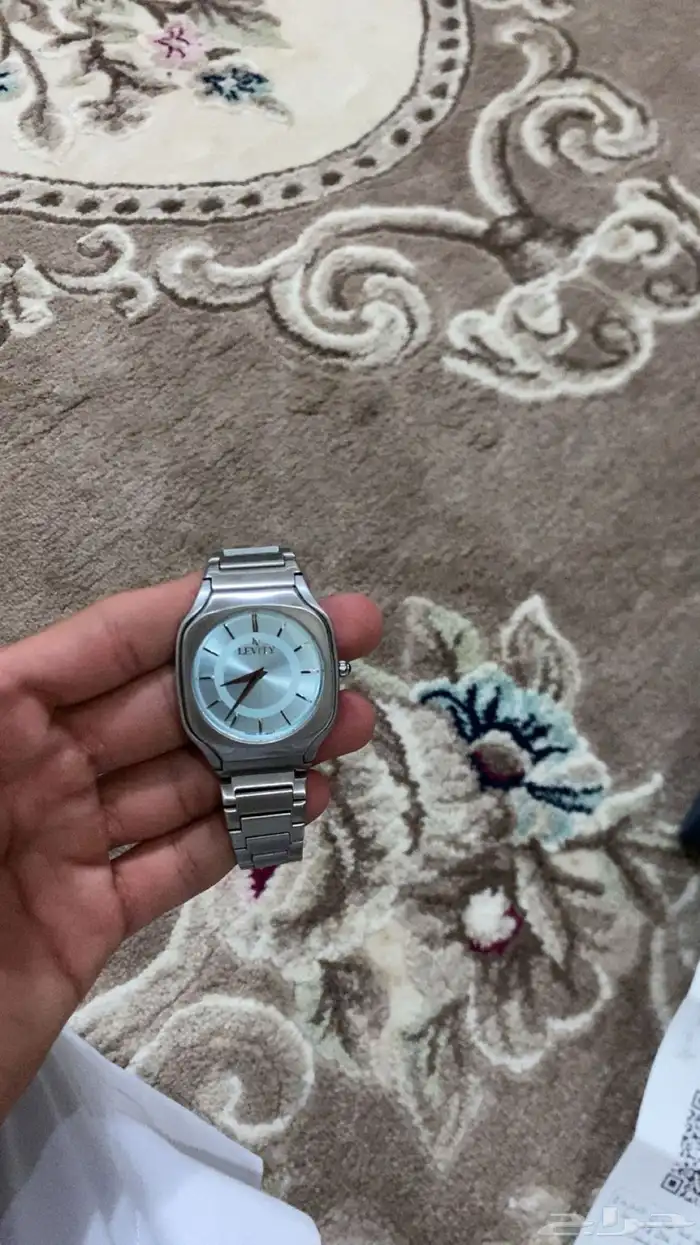 ساعه البيع اصليه سعرها بالمحل 970 ومعاها ضمان سنتين 1