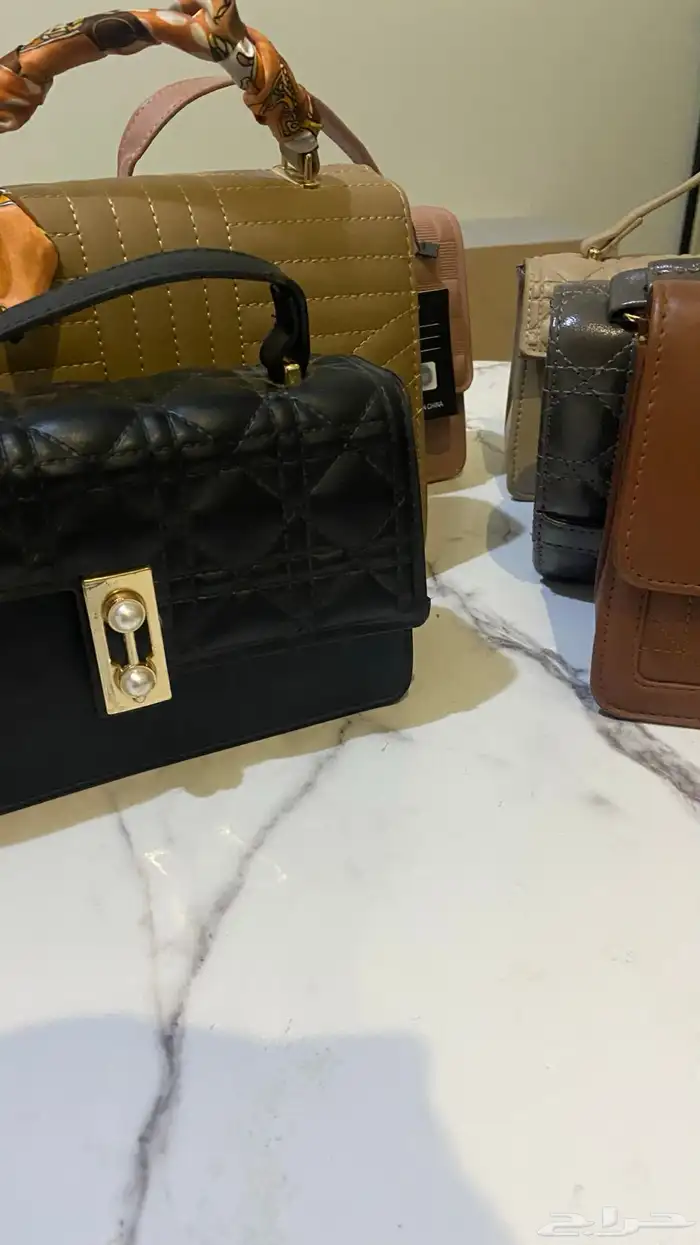 حقائب يد يوميه في منها جديد ومنها استخدام مره 6