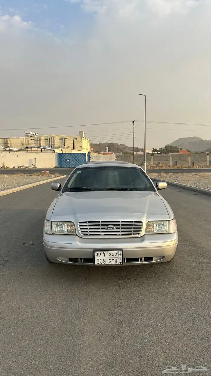 للبيع فورد فكتوريا فل كامل ( سبشل ) مخزن سعودي 1