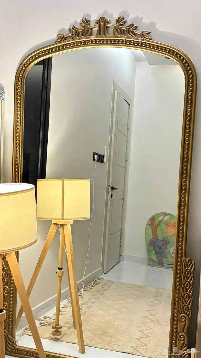 مرايه جداريه متر في طول 180 جديده وجودتها منتازه 1