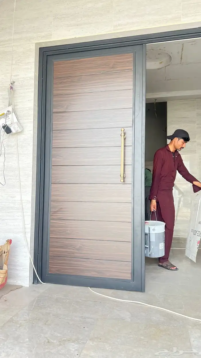 أبواب كلادينغ فاخرة   تصميم عصري وجودة عالية 5