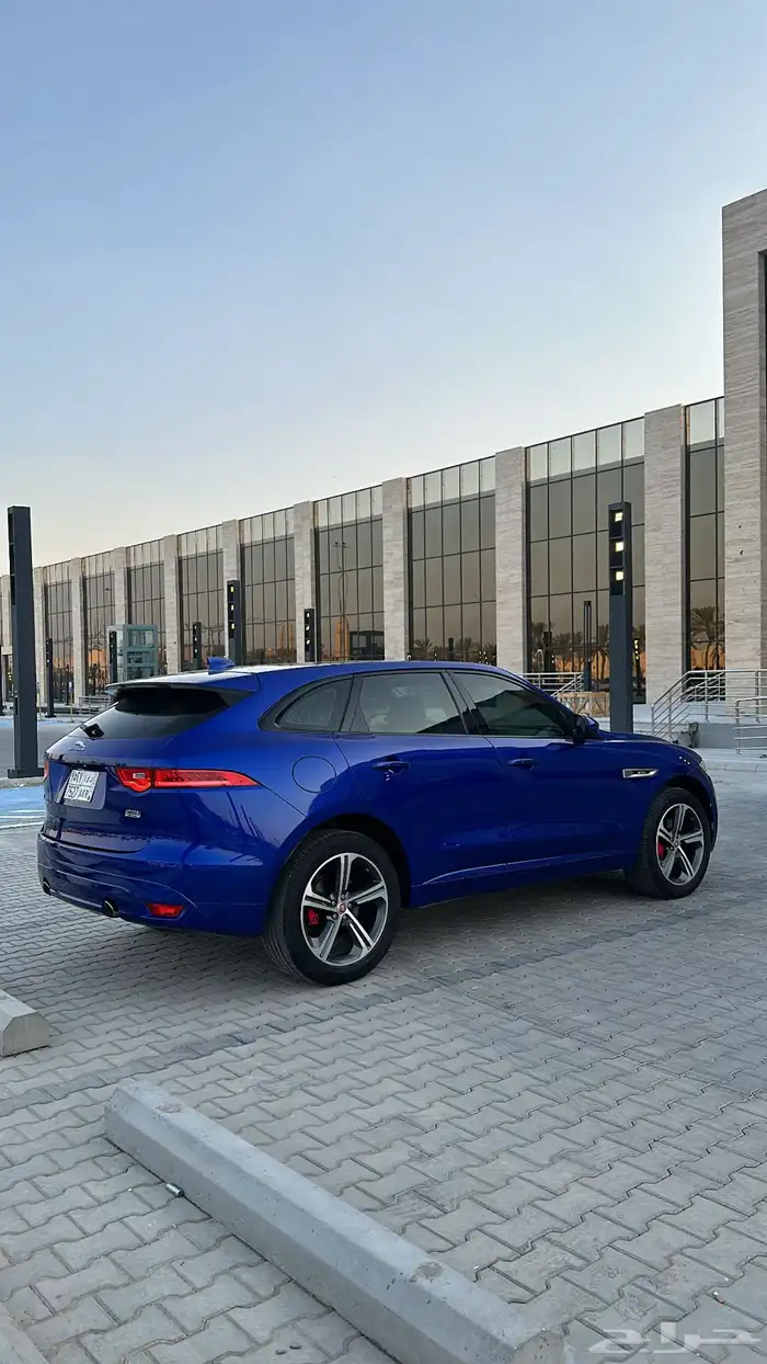 جاكوار F Pace R Sport 3