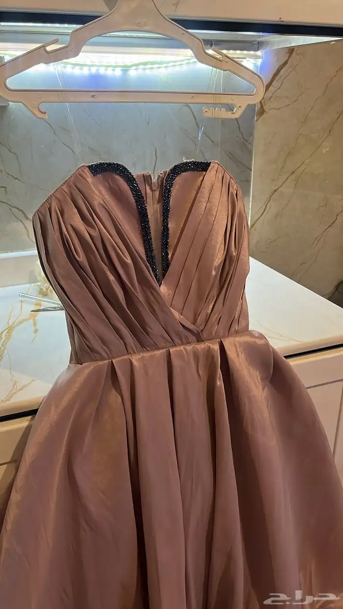 فساتين للبيع اقبل اي سعر لهم سبب البيع ما البسهم نهائيا 4