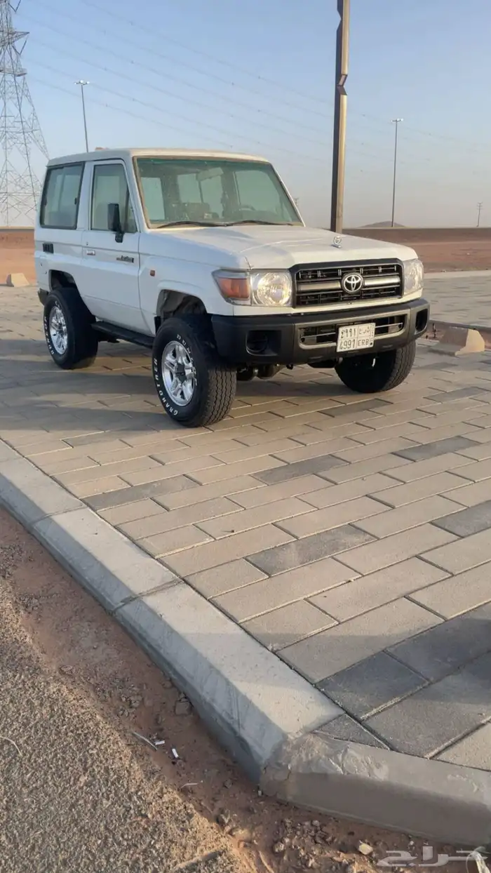 للبيع جيب ربع 2007 22