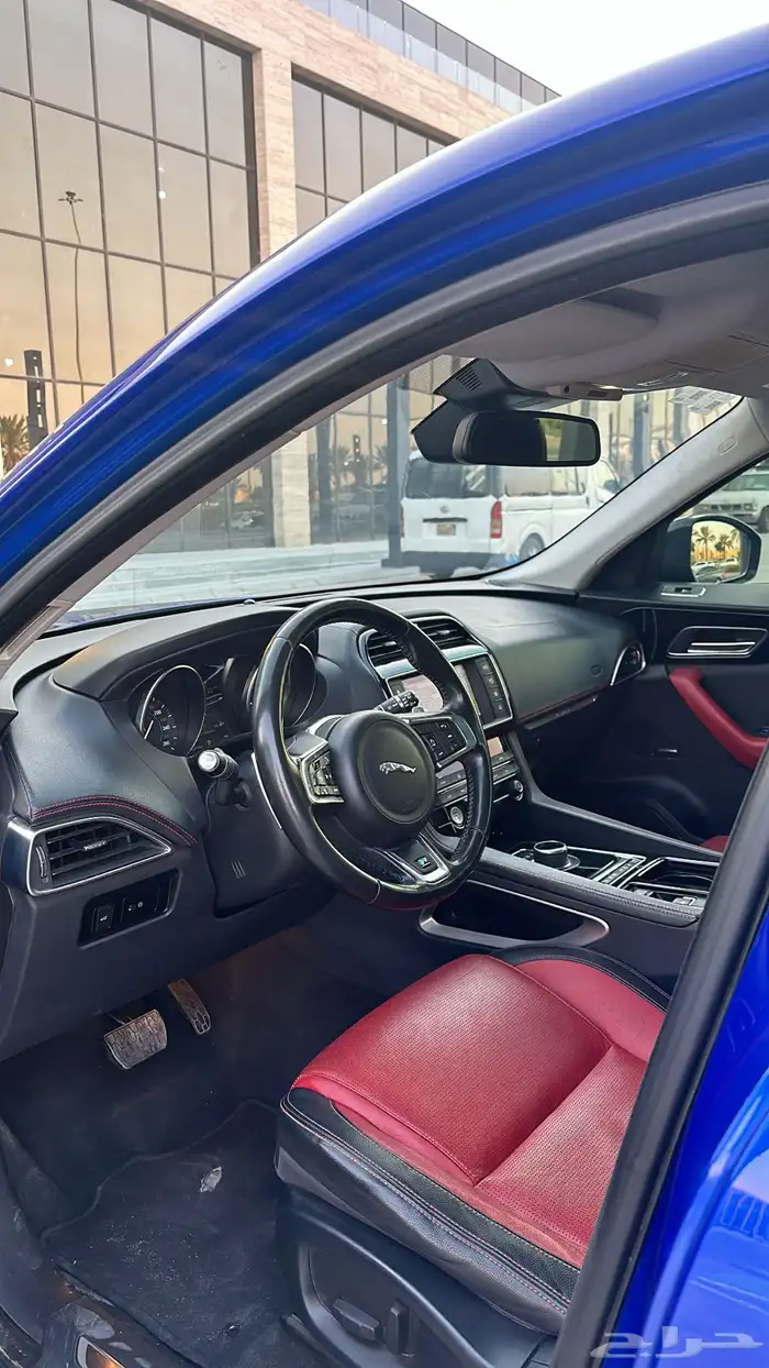 جاكوار F Pace R Sport 6