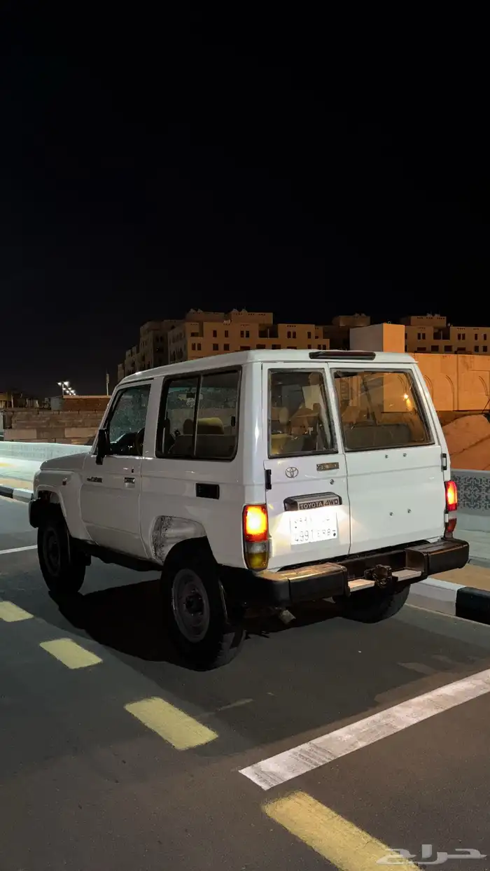 للبيع جيب ربع 2007 13