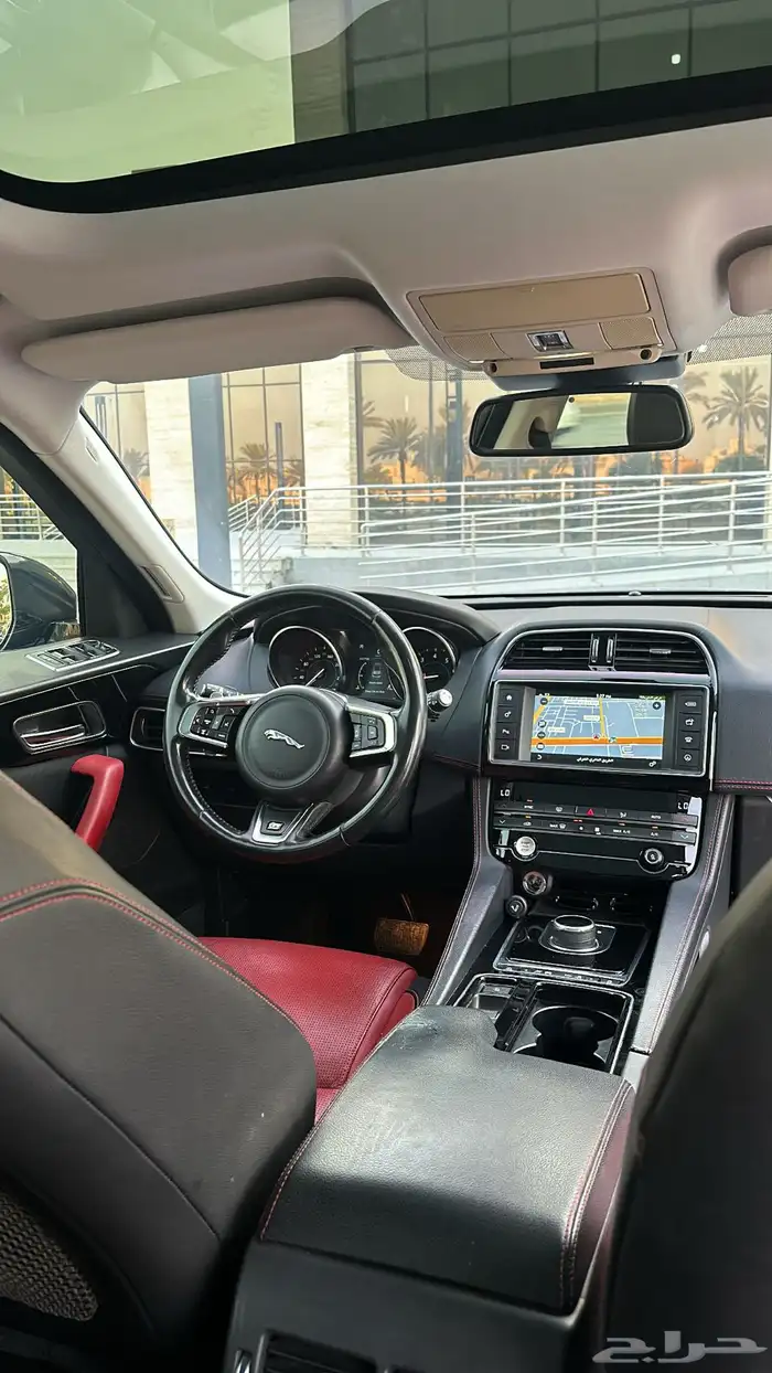 جاكوار F Pace R Sport 8
