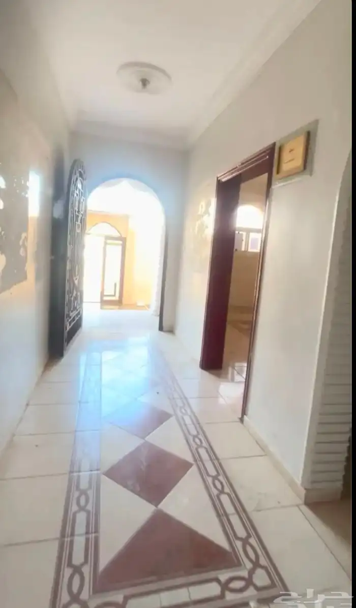 للبيع عمارة في مخطط العزيزية م738 على شارعين 20غربي20شمالي 10
