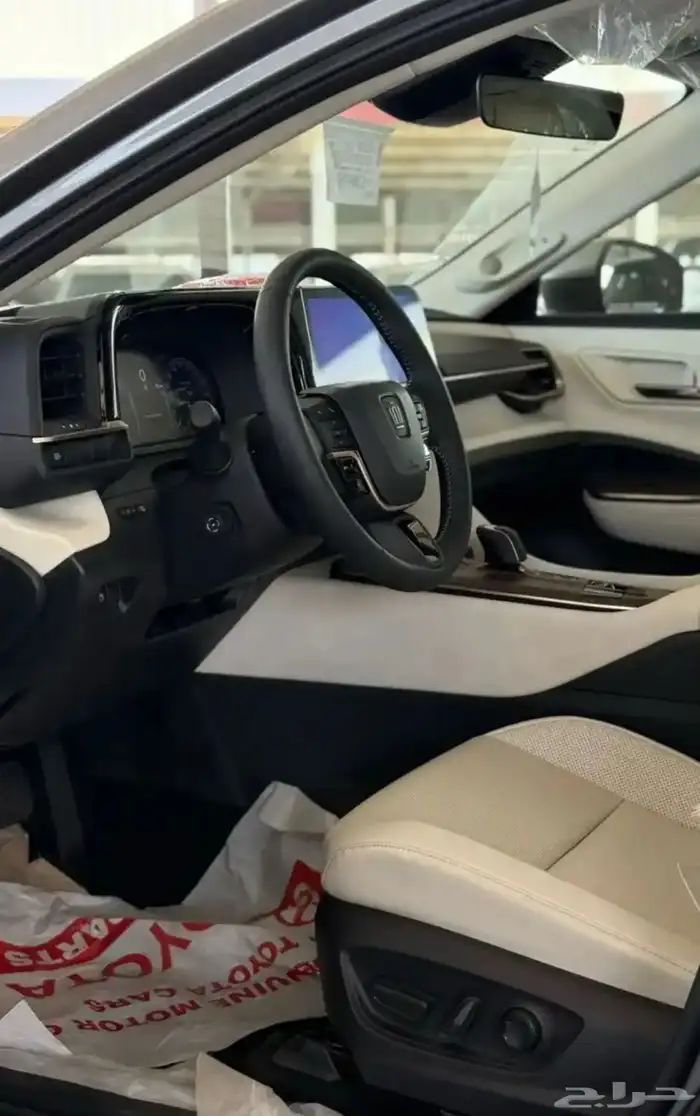 تويوتا كراون بريميوم 2025 كاش وتقسيط 8