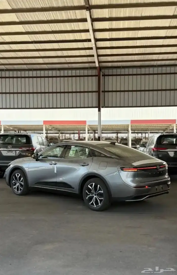 تويوتا كراون بريميوم 2025 كاش وتقسيط 5