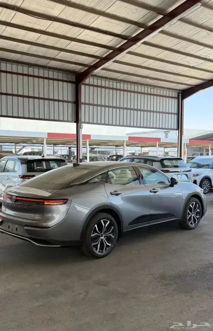 تويوتا كراون بريميوم 2025 كاش وتقسيط 6