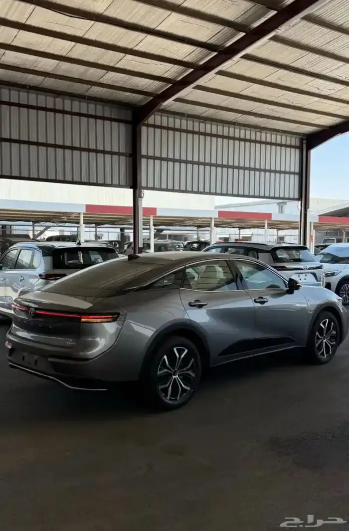 تويوتا كراون بريميوم 2025 كاش وتقسيط 7