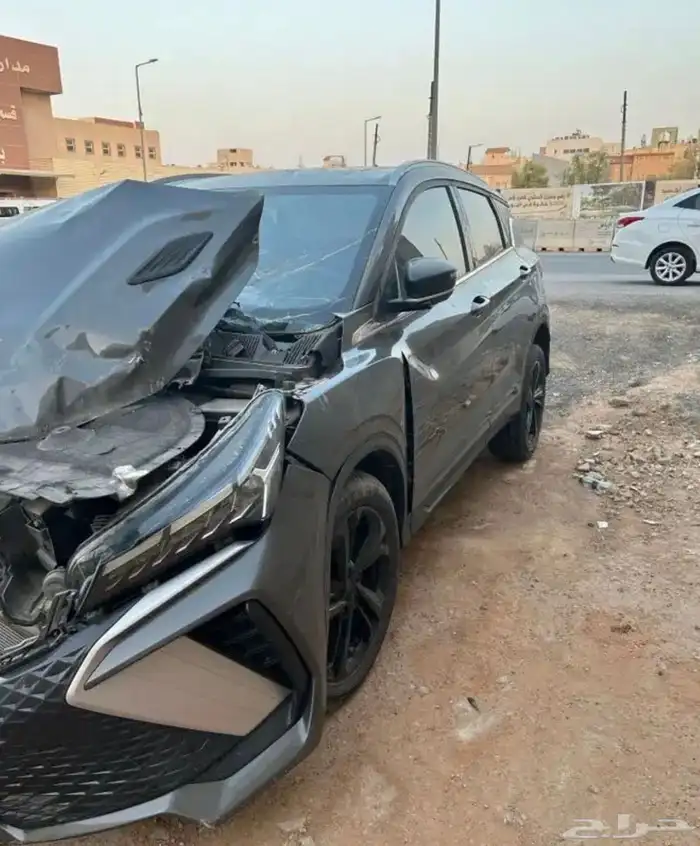 مندوب قطع غيار وموفر قطع غيار من التشليح والامارات 2