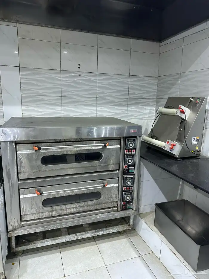 أغراض مطعم كامل للبيع 0