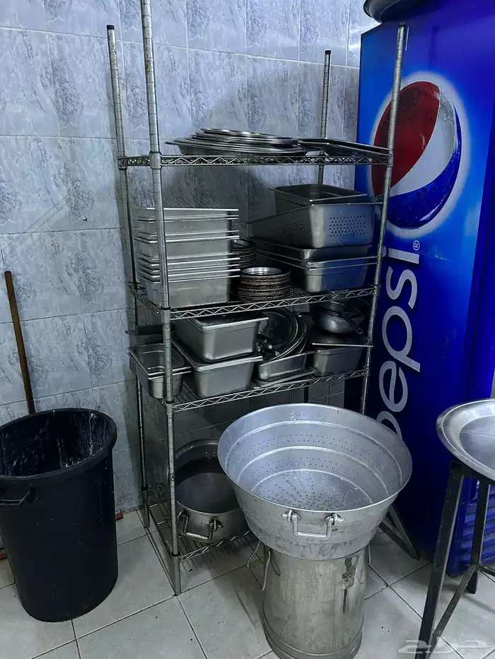 أغراض مطعم كامل للبيع 13