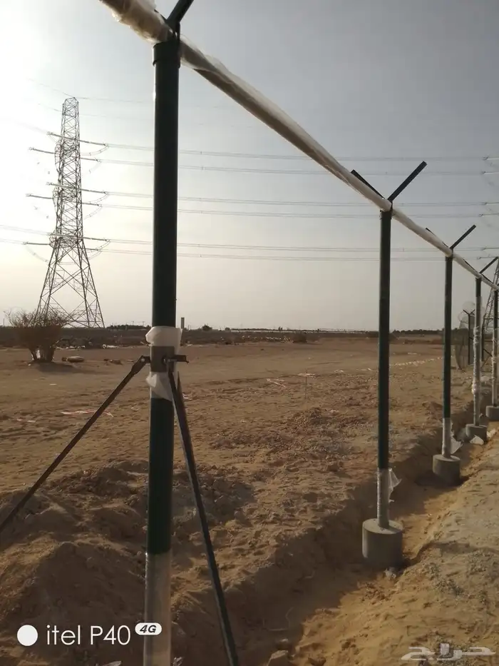 تنفيذ اعمال السياج و الشبوك. وجميع الاعمال 1