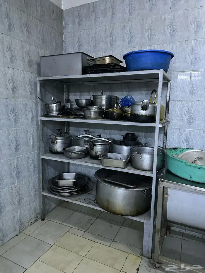 أغراض مطعم كامل للبيع 16