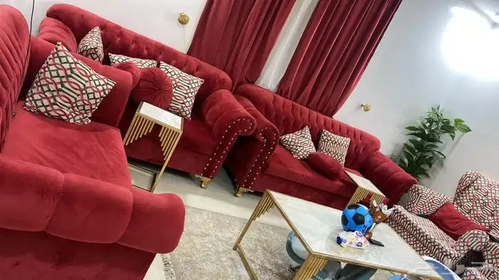 كنب للبيع مع الطاولات 500 0