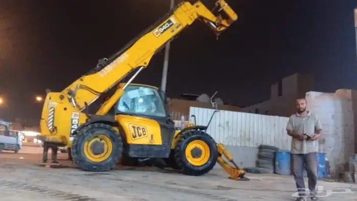تاجير معدات ثقيله رافعات شوكيه وتيليسكوبيه بوبكات كرين 0