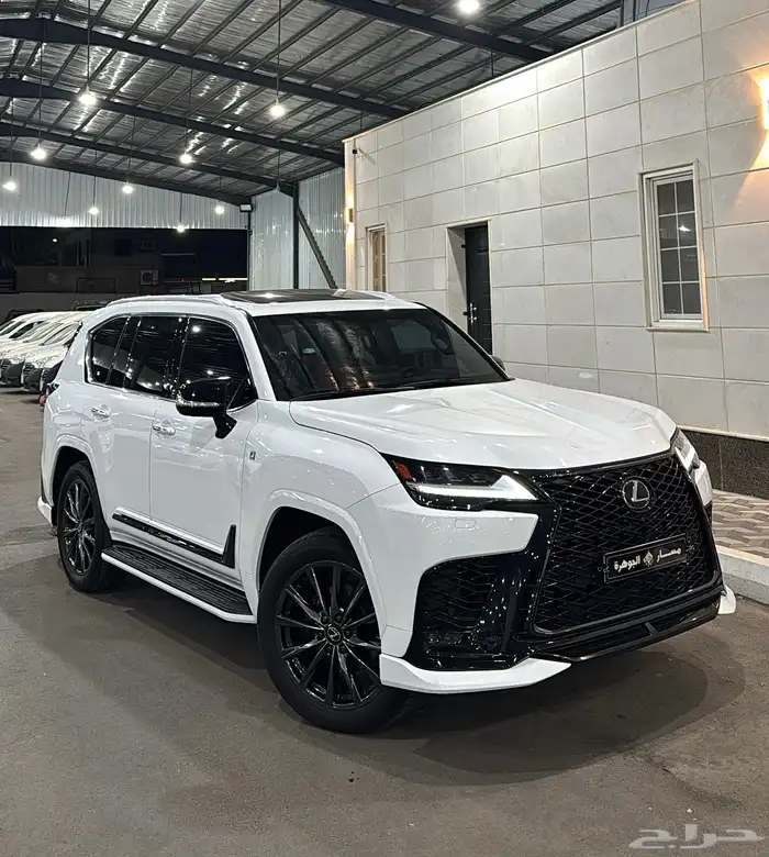 لكزس F SPORT 2024 سعودي - عبدالطيف جميل 1