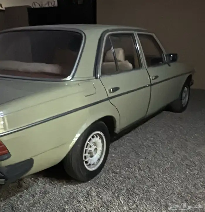 مرسيدس 240 E موديل 1983 0
